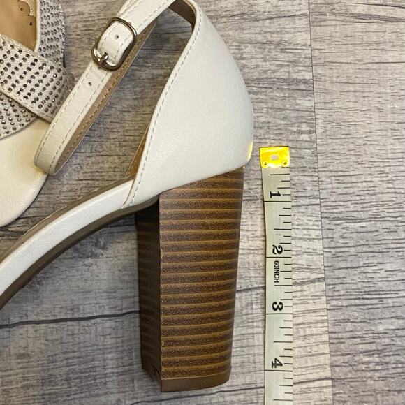 ZIGI SOHO Womens Garcelle Round Toe Block Heel Sandals Size 10 White - Picture 12 of 13